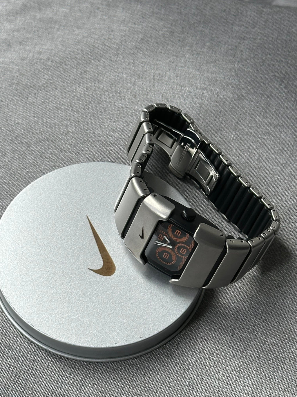 Nike D-Line Satin Silver Analogue Watch with Orange Dial | Rare Collectible | Unisex Retro Sports Timepiece